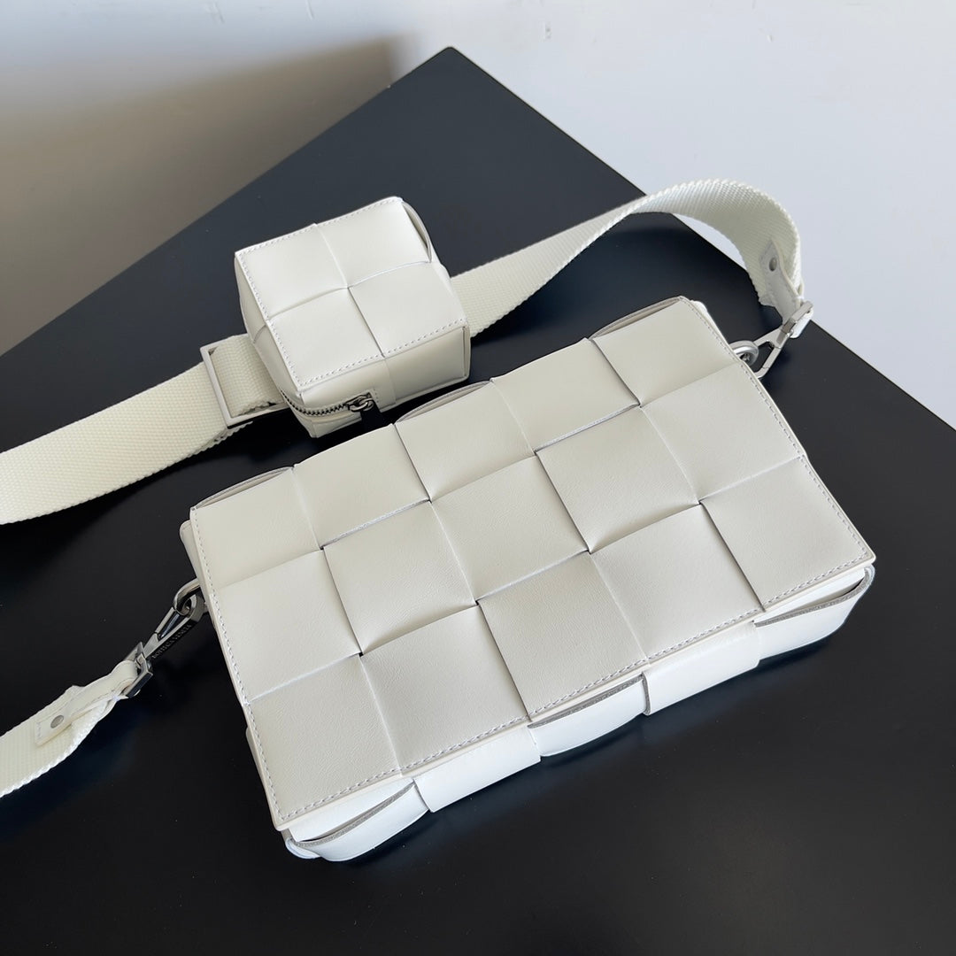 BV Two-In-One Cassette Bag 26cm White Leather