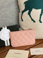 CC CLASSIC SMALL 15 ZIPPED POUCH IN LIGHT PINK GRAINED CALFSKIN
