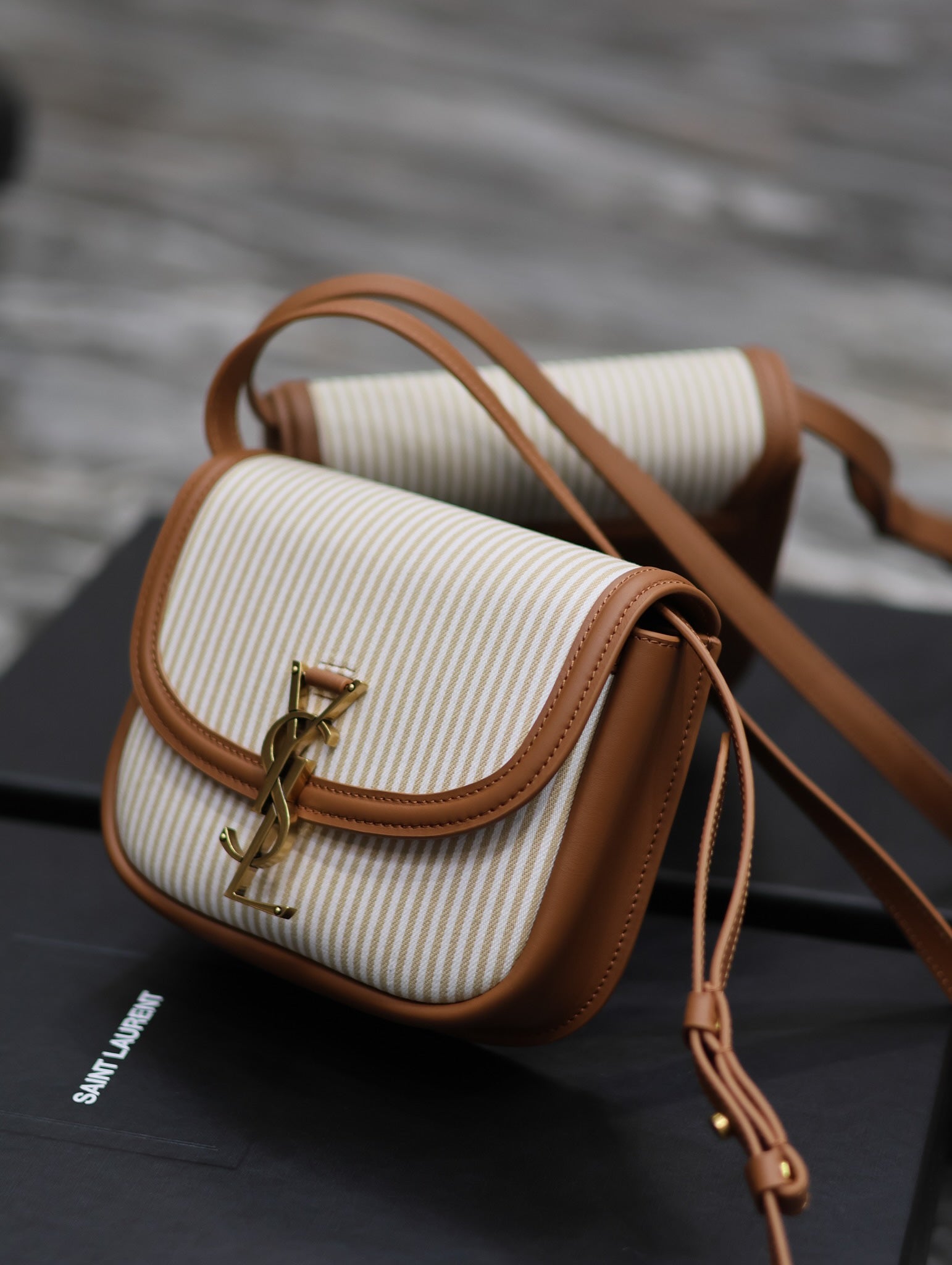 KAIA 18 WHITE LINEN AND BROWN CALFSKIN BAG