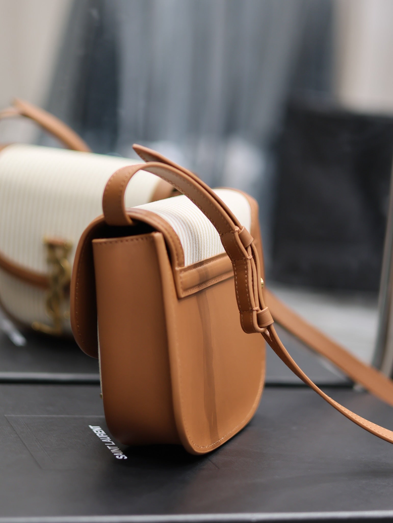 KAIA 18 WHITE LINEN AND BROWN CALFSKIN BAG