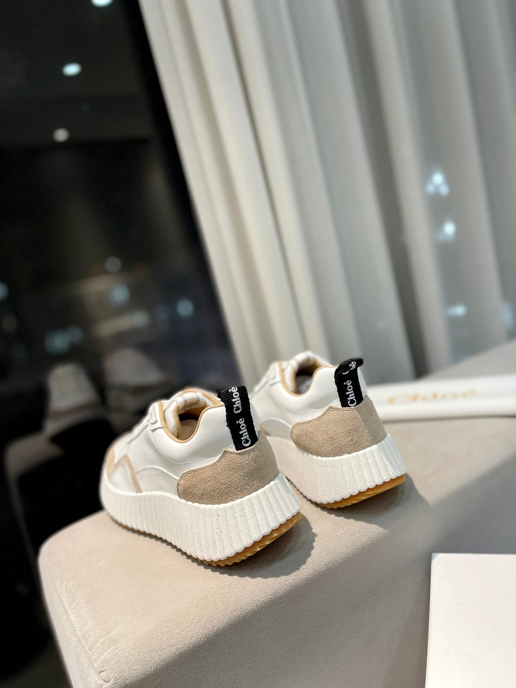 CHLOÉ NAMA SNEAKER IN WHITE LAMBSKIN AND TAN BROWN SUEDE