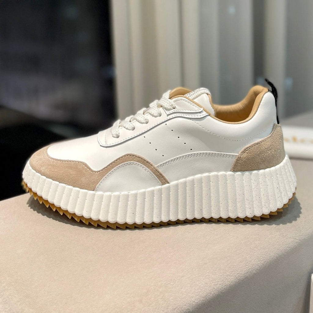 CHLOÉ NAMA SNEAKER IN WHITE LAMBSKIN AND TAN BROWN SUEDE
