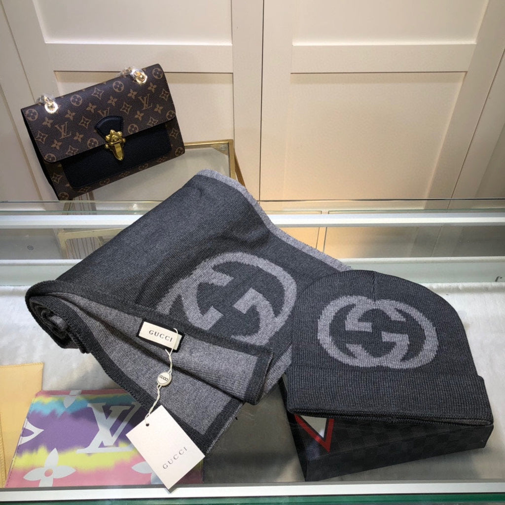 SET HAT AND SCARF IN MO GRAY CASHMERE 946330