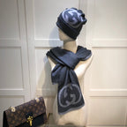 SET HAT AND SCARF IN MO GRAY CASHMERE 946330