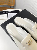FLAT MULE IN WHITE LAMBSKIN 983819