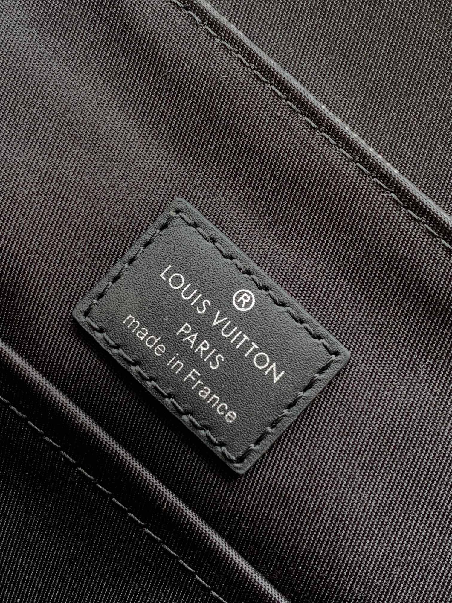 LV District PM Messenger 25cm Black Damier Graphite Canvas