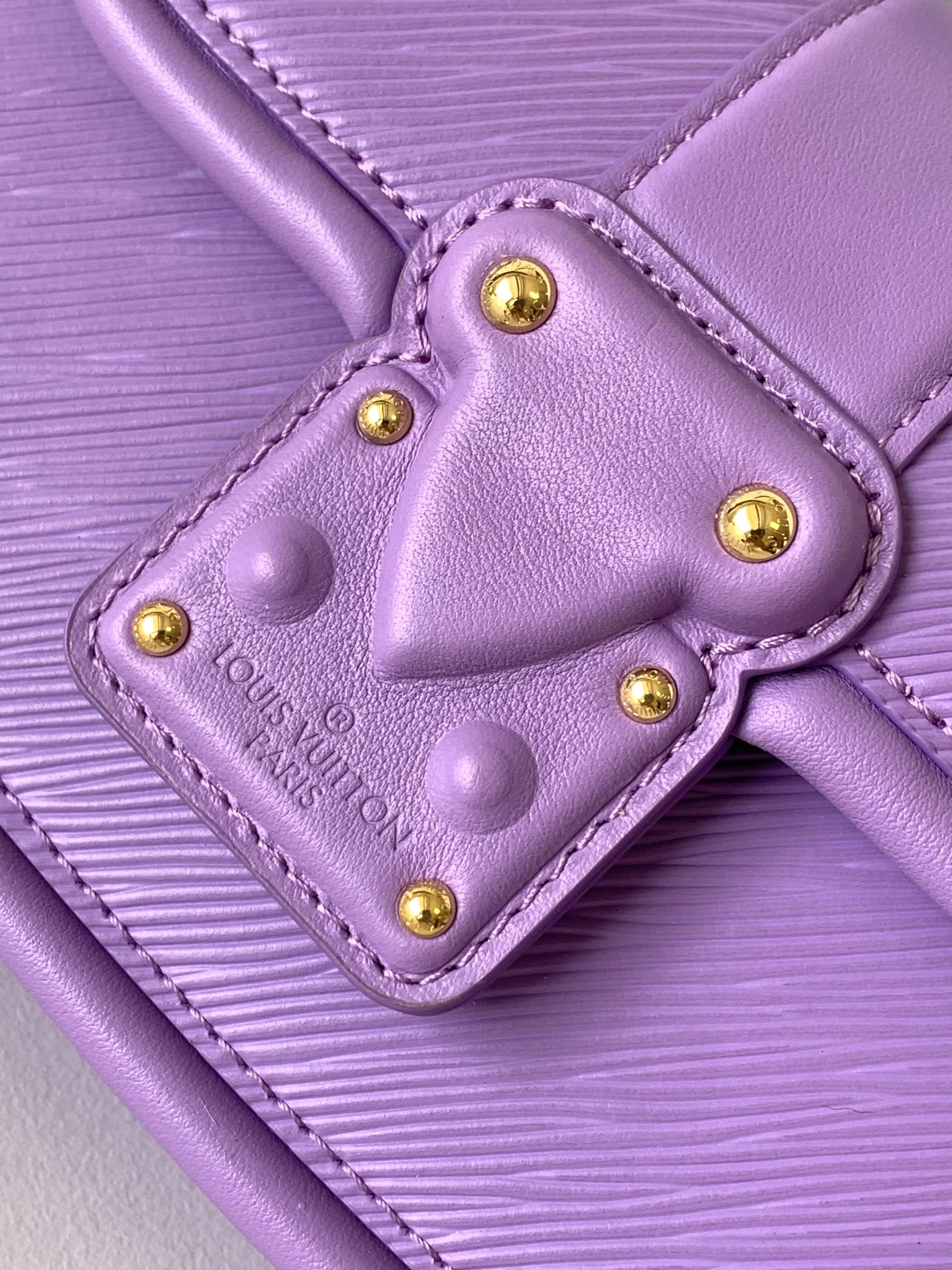 LV Hide & Seek Handbag 21cm Purple Epi Grain Cowhide GHW