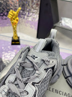 3XL SNEAKER IN ALL GRAY MESH AND POLYURETHANE