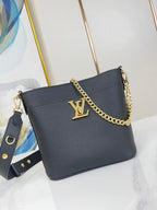 LOCK AND WALK 20 IN BLACK GRAINED CALFSKIN GOLD HARDWARE