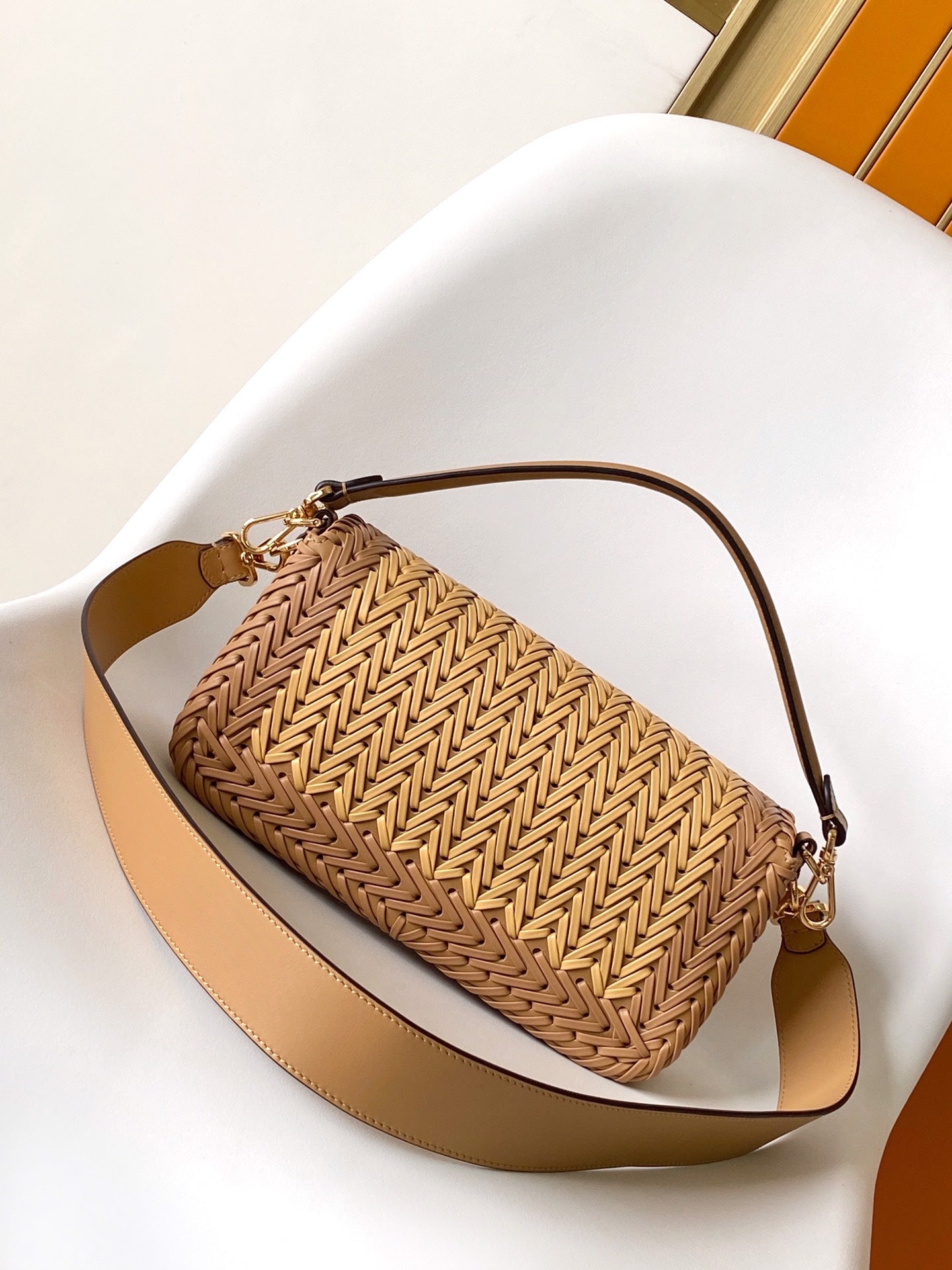 Fend Baguette 27 Bag Brown Beige Sand interlaced leather Ghw