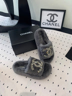 THICK-SOLED SLIPPERS IN GREY SHEEP WOOL
