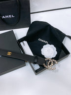 CC BELT 30 MM IN BLACK CALFSKIN PEARL LOGO WITH GOLD HARDWARE