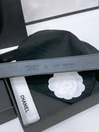 CC BELT 30 MM IN BLACK CALFSKIN PEARL LOGO WITH GOLD HARDWARE