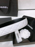 CC BELT 30 MM IN WHITE EMBROIDERED CALFSKIN PEARL LOGO WITH GOLD HARDWARE