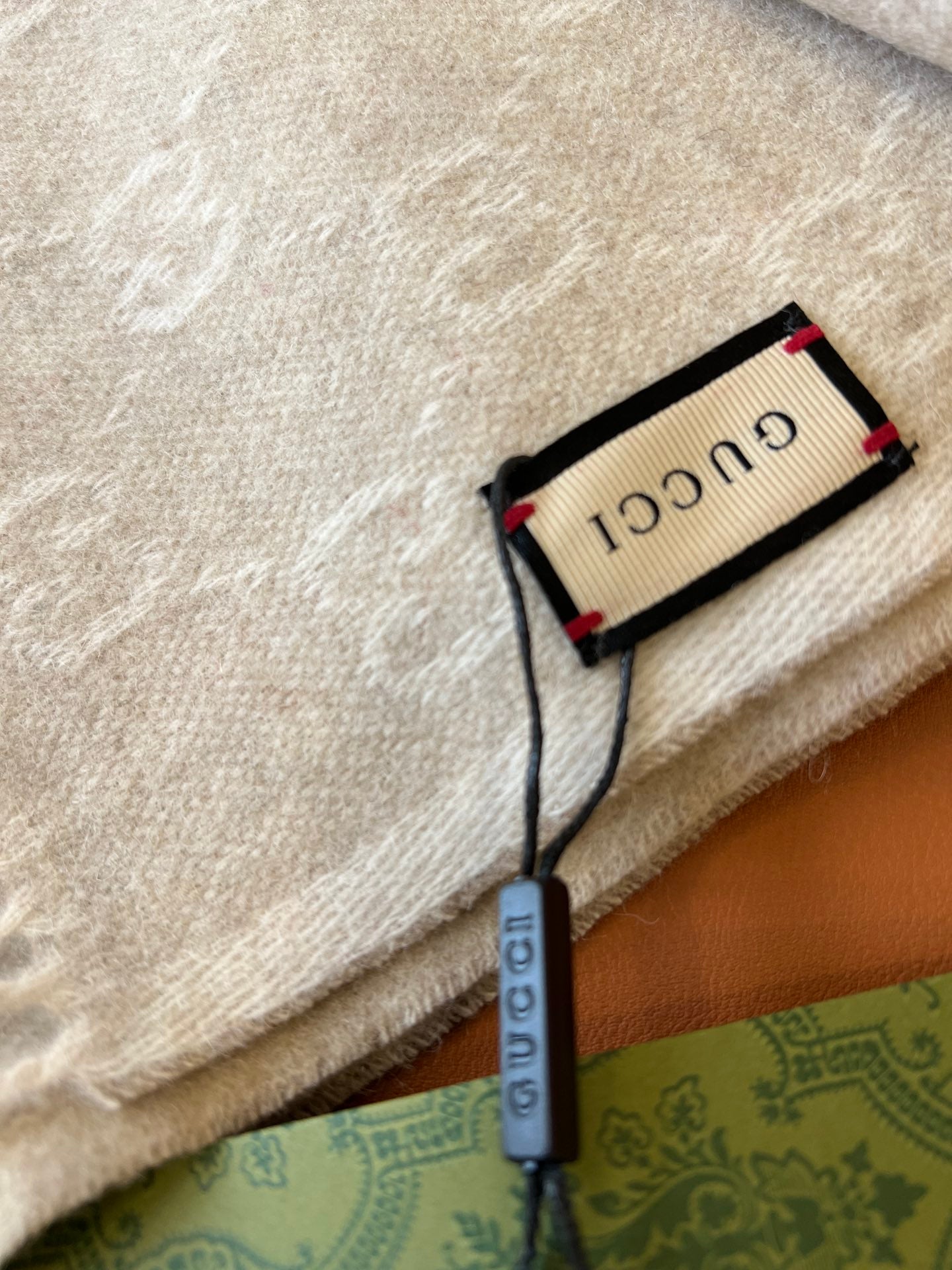 GUCCI 25S SCARF 190 IN WOOL 636370