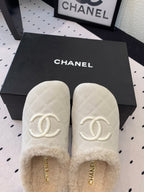 FLAT MULE IN BEIGE SUEDE AND LAMB FUR LINING