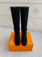 HM 25S TALL BOOTS 50 MM IN BLACK SUEDE WITH GOLD HARDWARE
