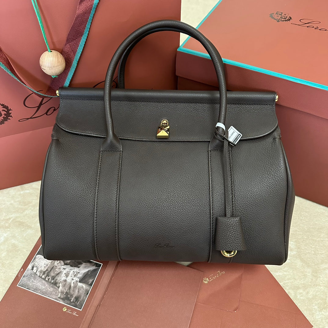LOOM BAG 32 IN CAFFE BROWN SMOOTH CALFSKIN WITH GOLD HARDWARE