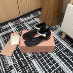 HIGH THONG SANDALS WITH WHITE STRAP IN BLACK GLOSSY LAMBSKIN