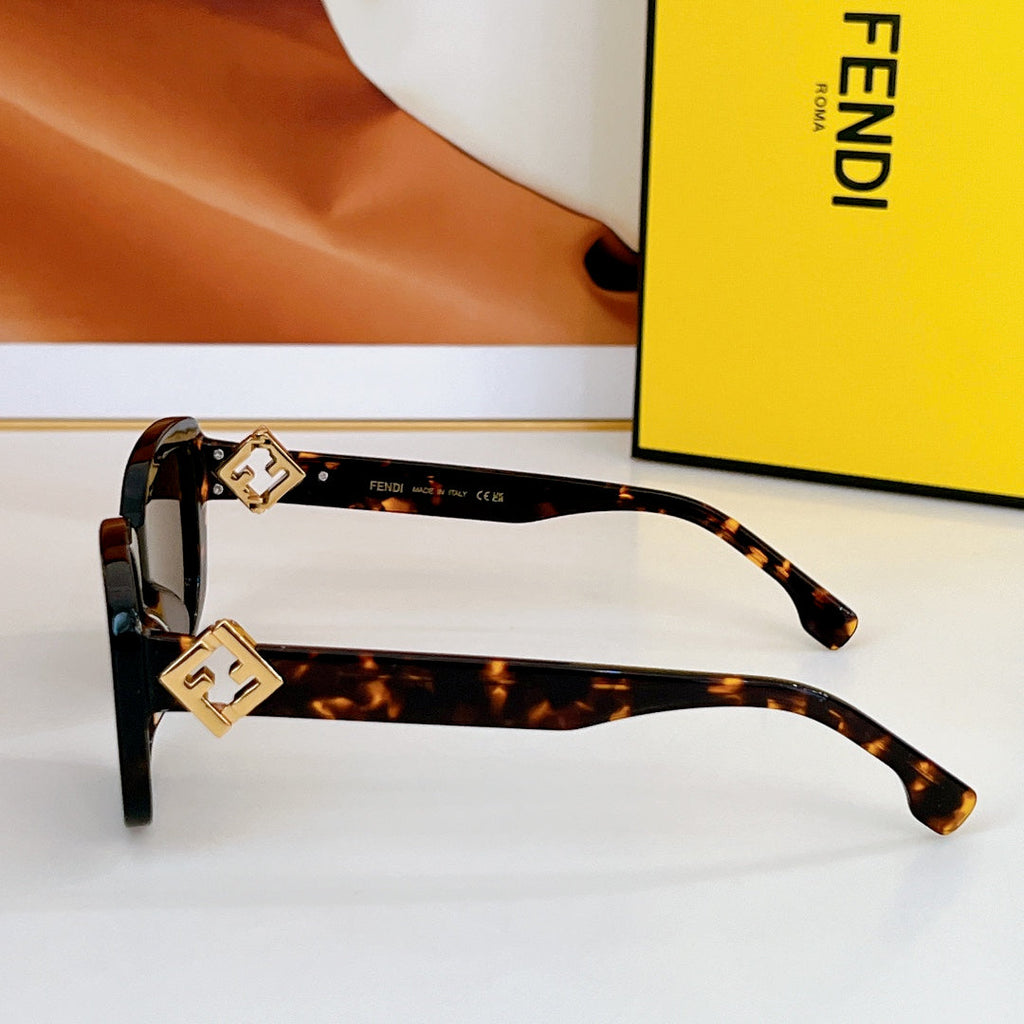 ROMA SQUARE FRAME SUNGLASSES FE40138 IN ACETATE