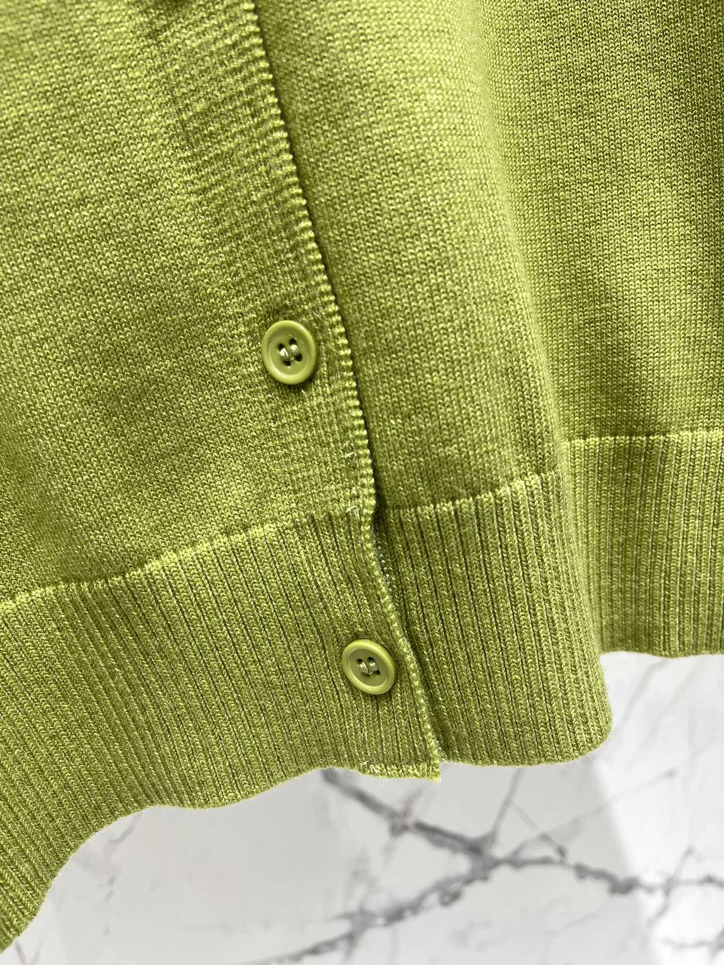 MIUMIU CARDIGAN STYLE 83