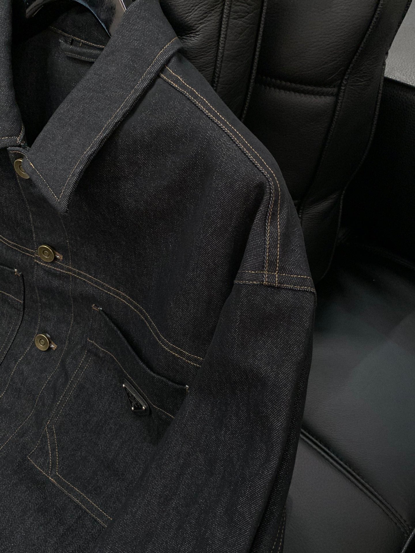 PRADA JACKET STYLE 172