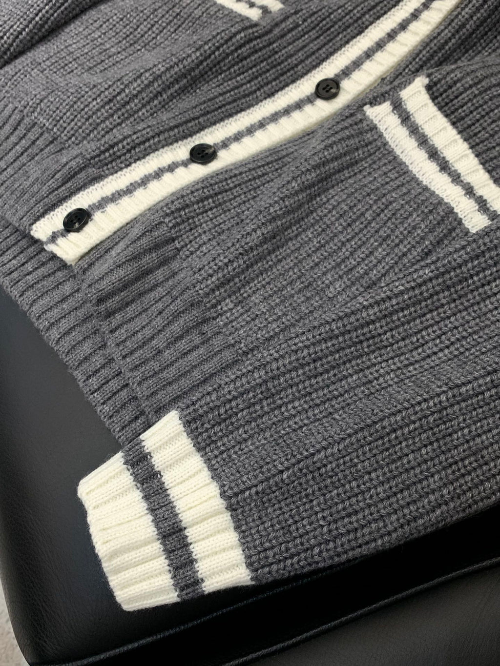 MIUMIU CARDIGAN STYLE 637