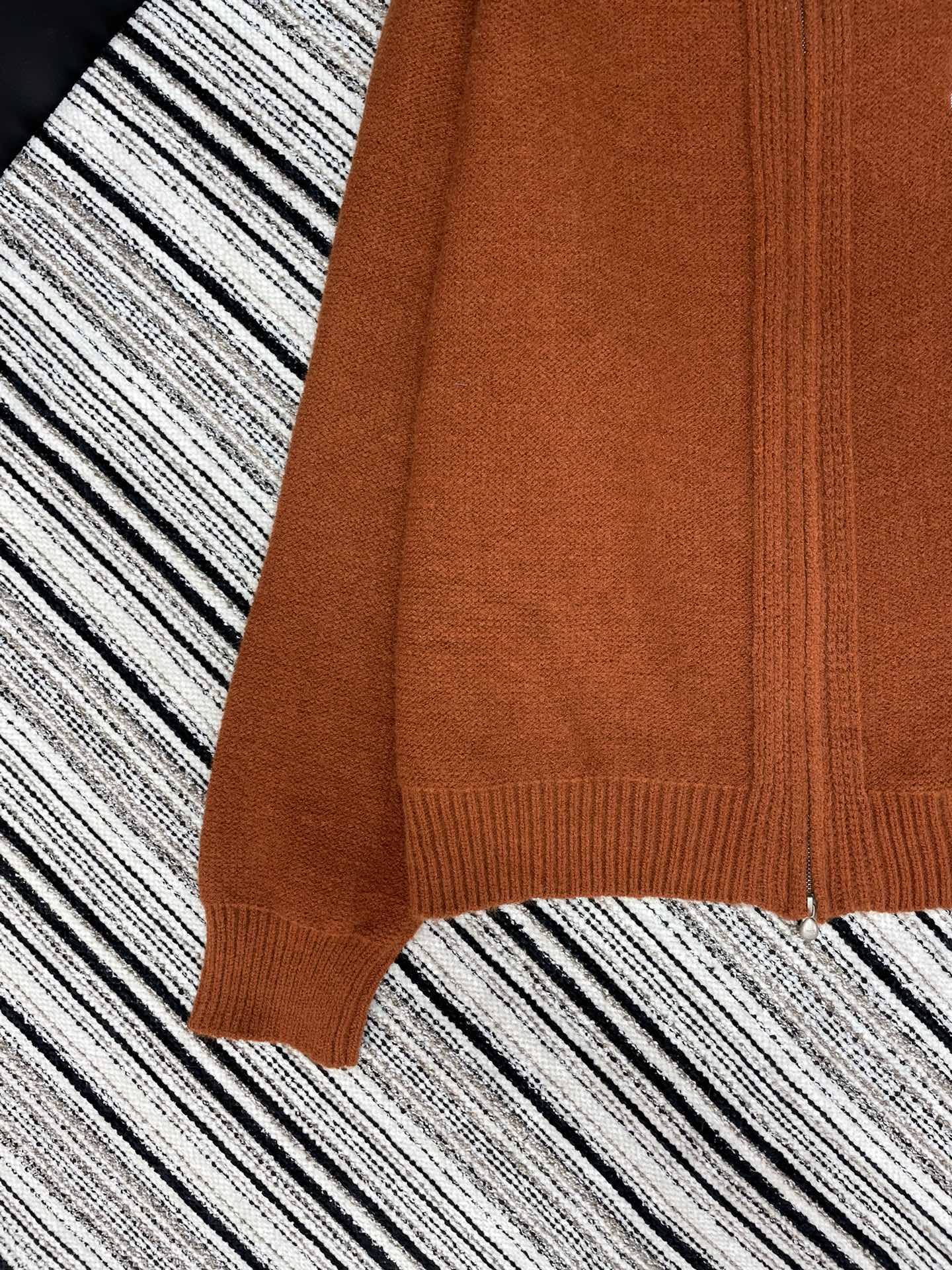 MIUMIU CARDIGAN STYLE 865