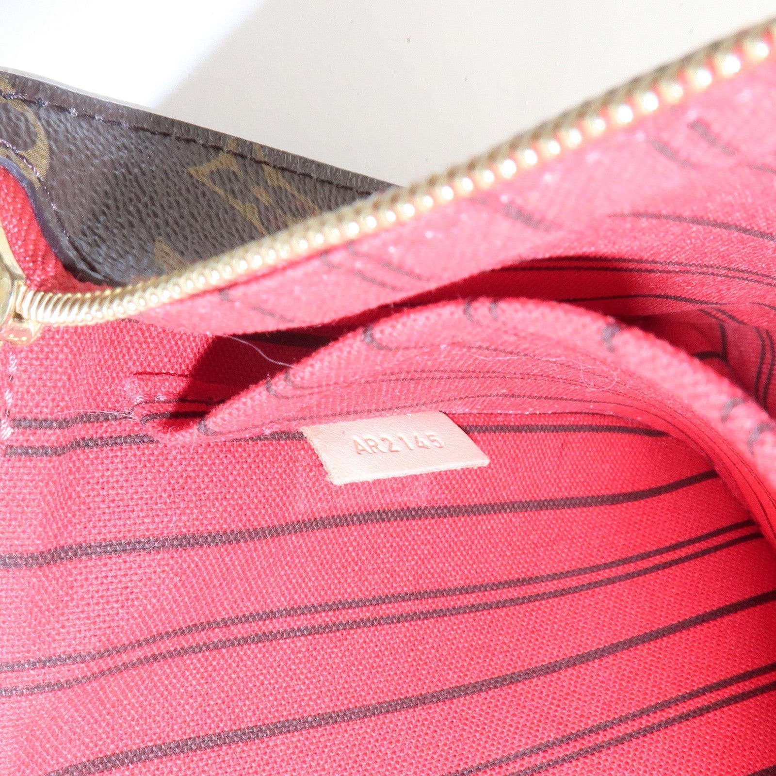 LO-LV bags 3854