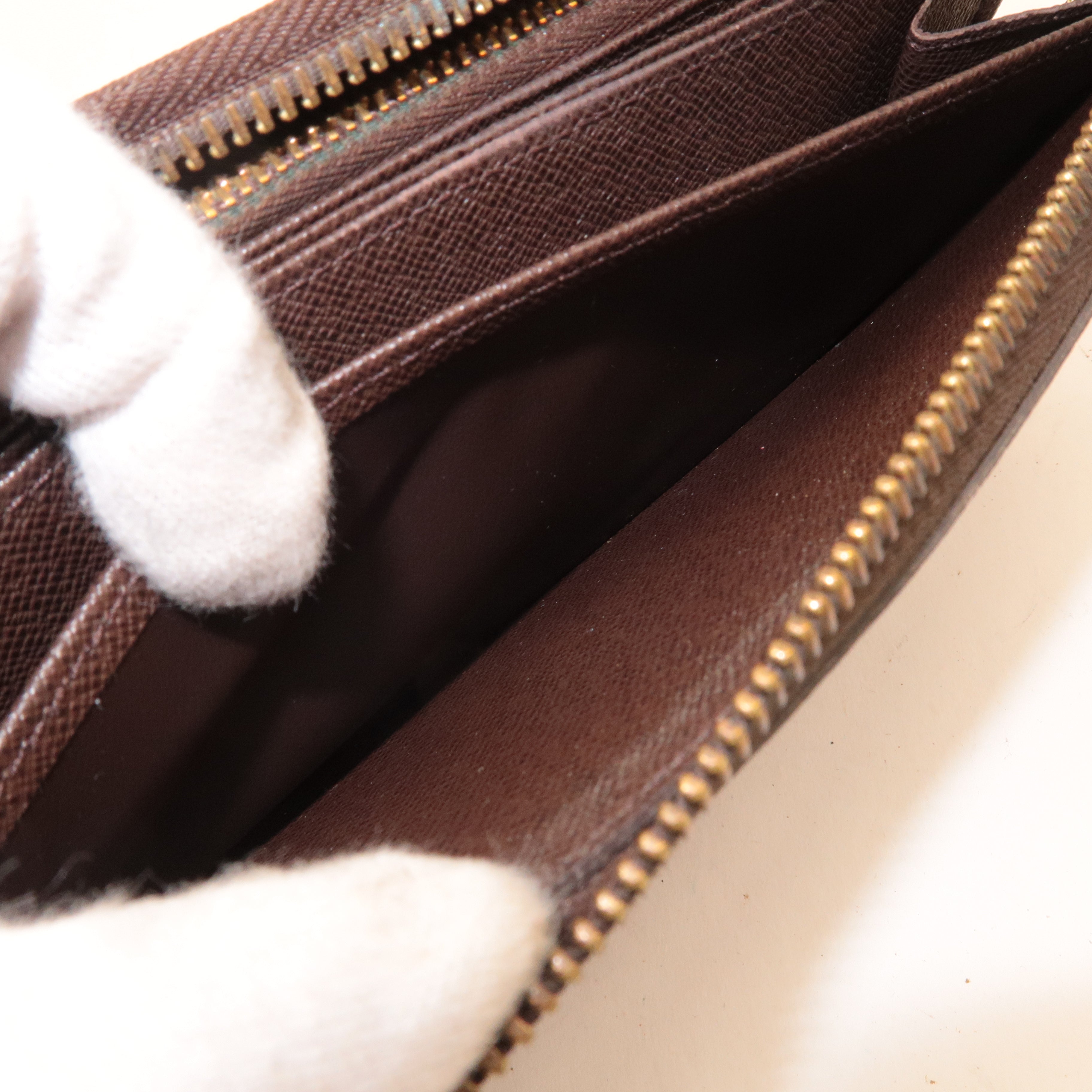 LO-LV bags 2001