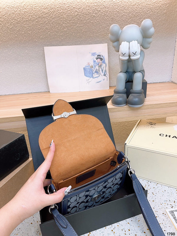 LO - CCH Bags - 005