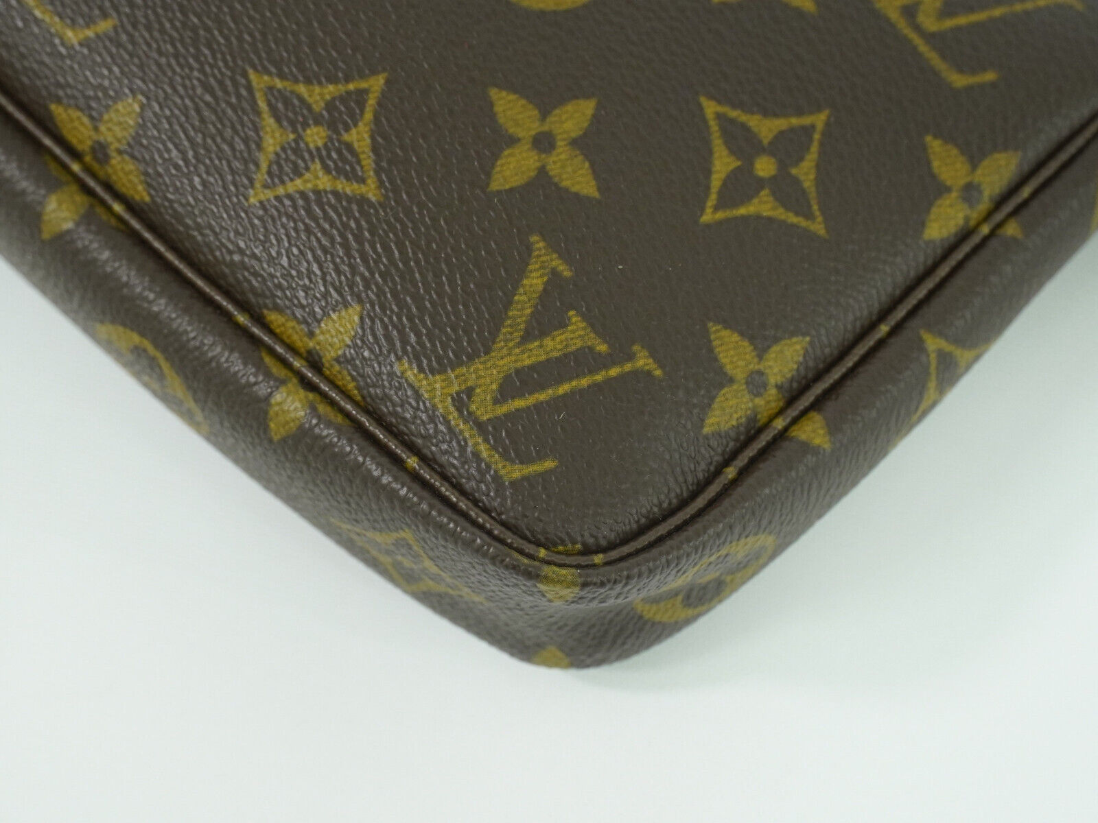LO-LV bags 1632