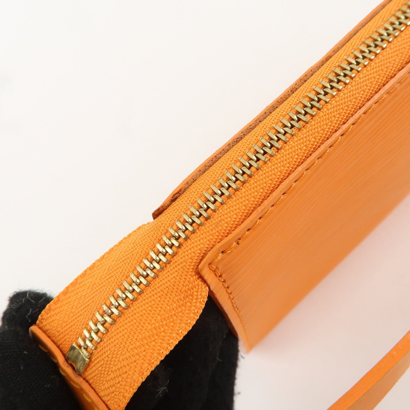 LO-LV bags 4023