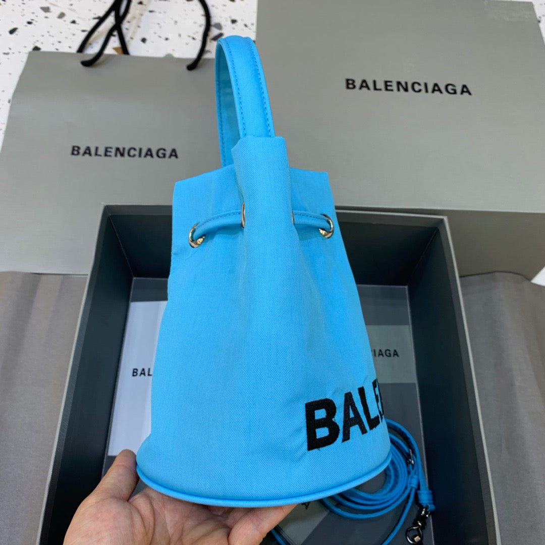 BLN-Ciaga Le Cagole Medium Bucket Bag In Light Blue, For Women,  Bags 11.8in/30LO