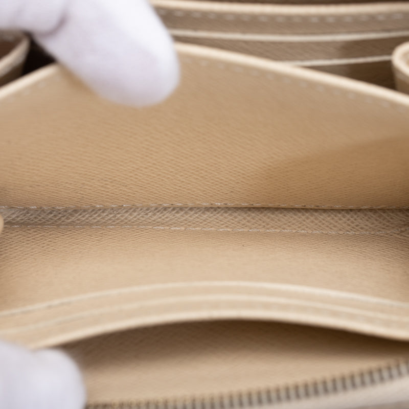 LO-LV bags 2013