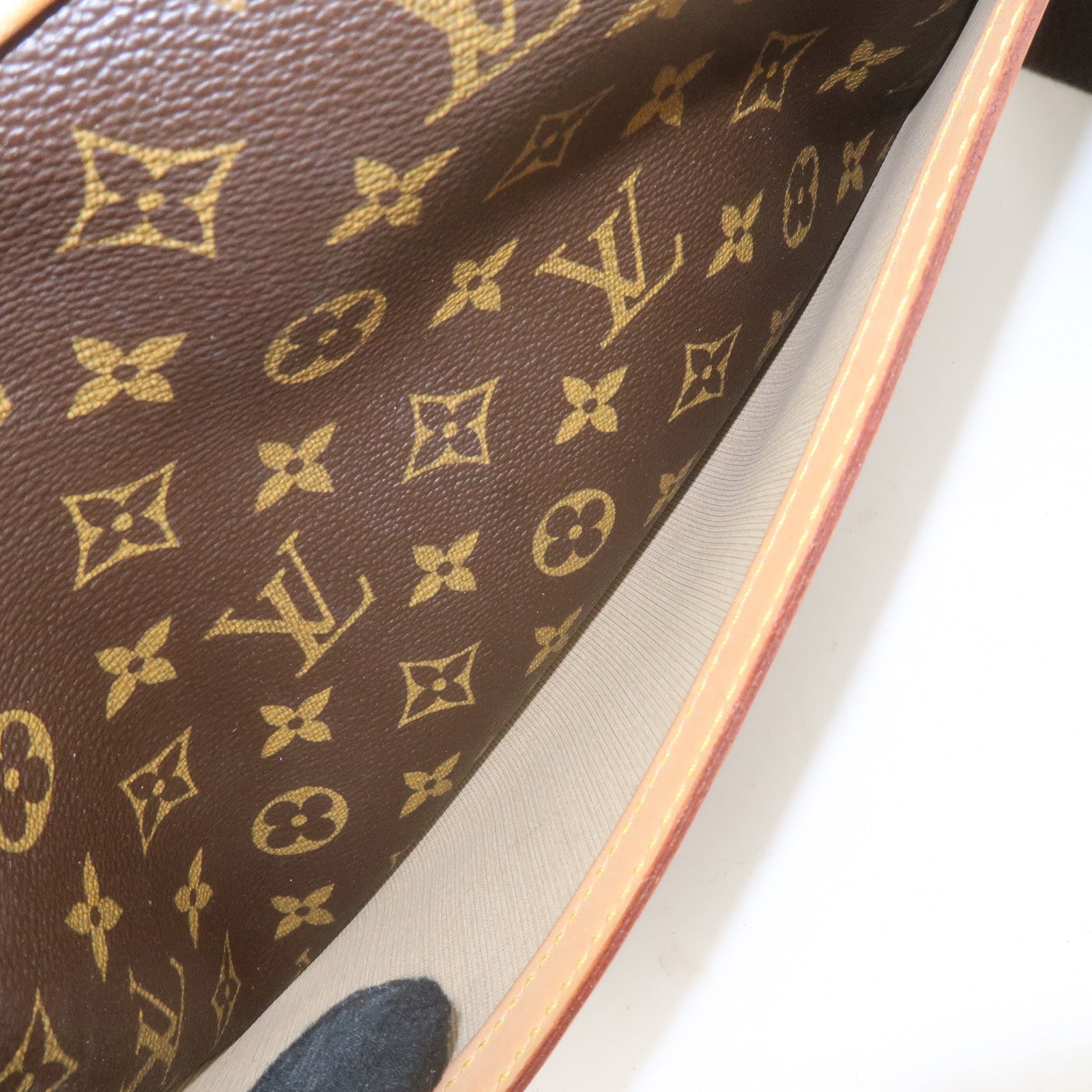 LO-LV bags 3504