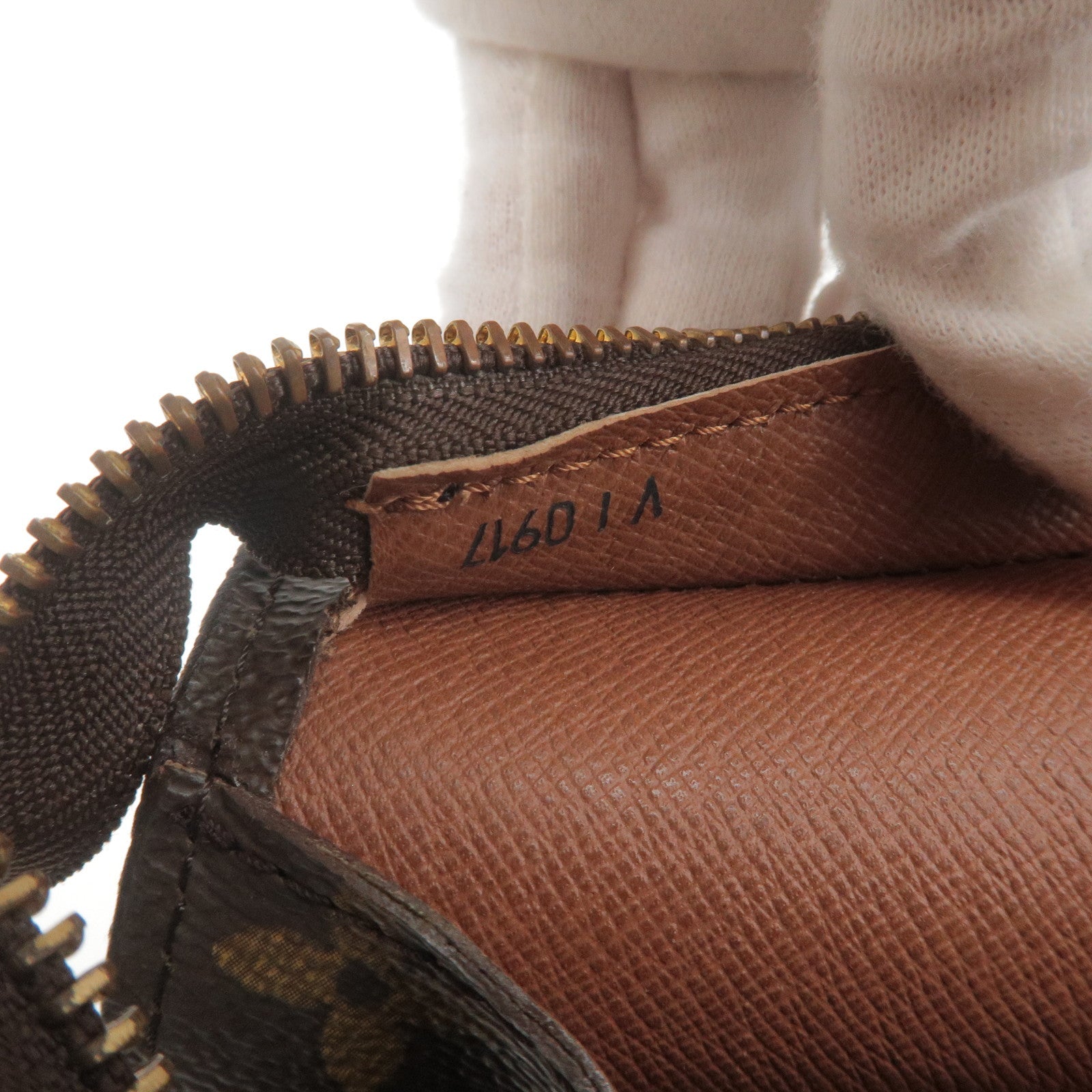 LO-LV bags 3653