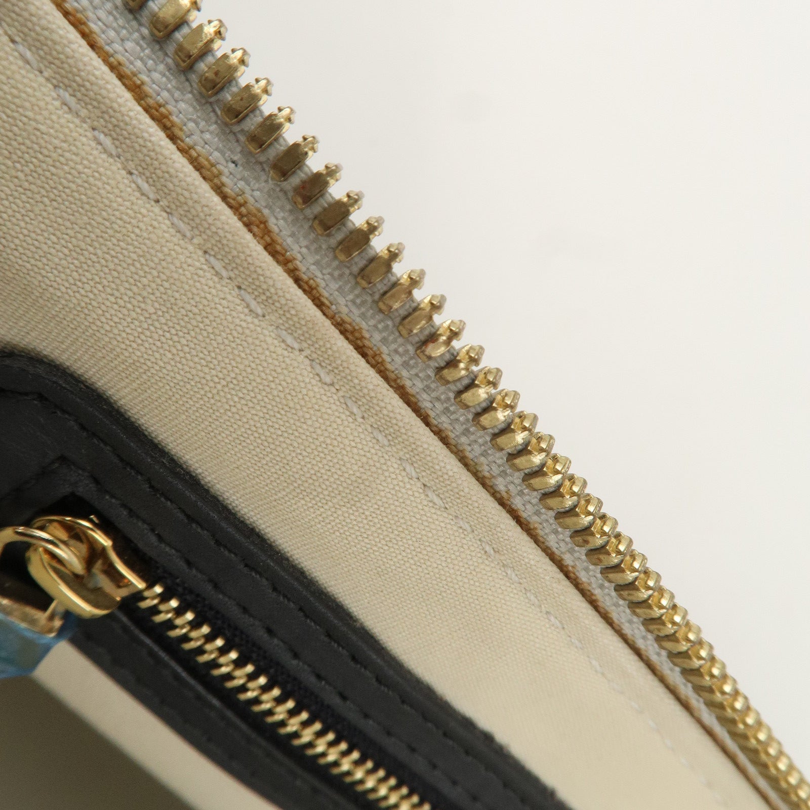 LO-LV bags 3764