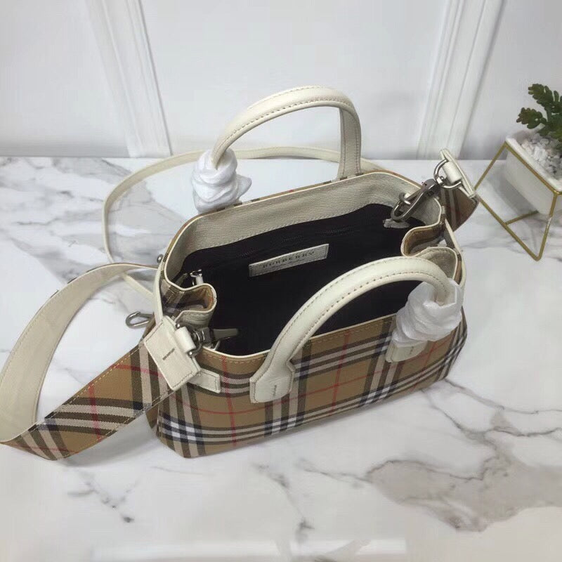BB Small Banner  Check And Tote White For Women, Women’s Bags 10.5in/26LO