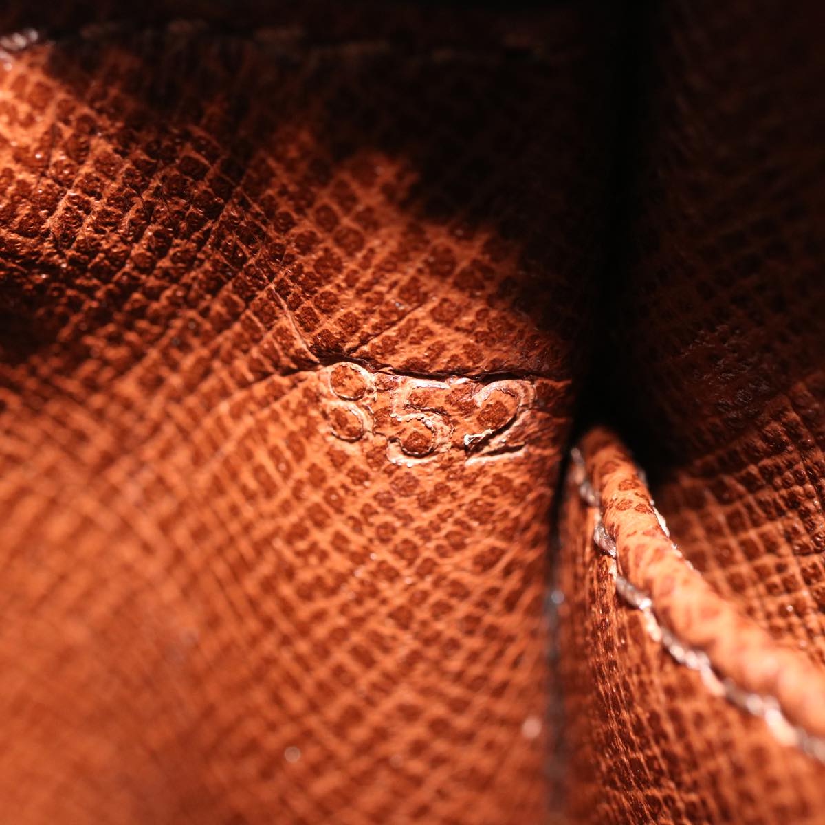 LO-LV bags 1023