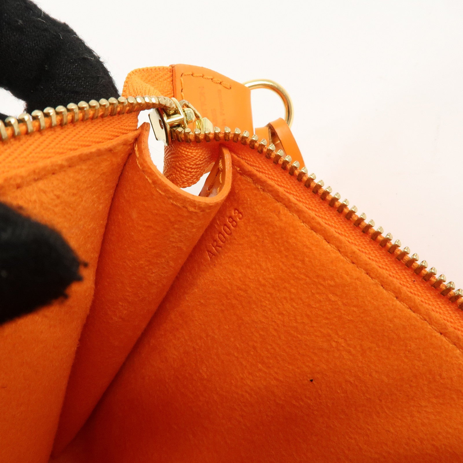 LO-LV bags 4023