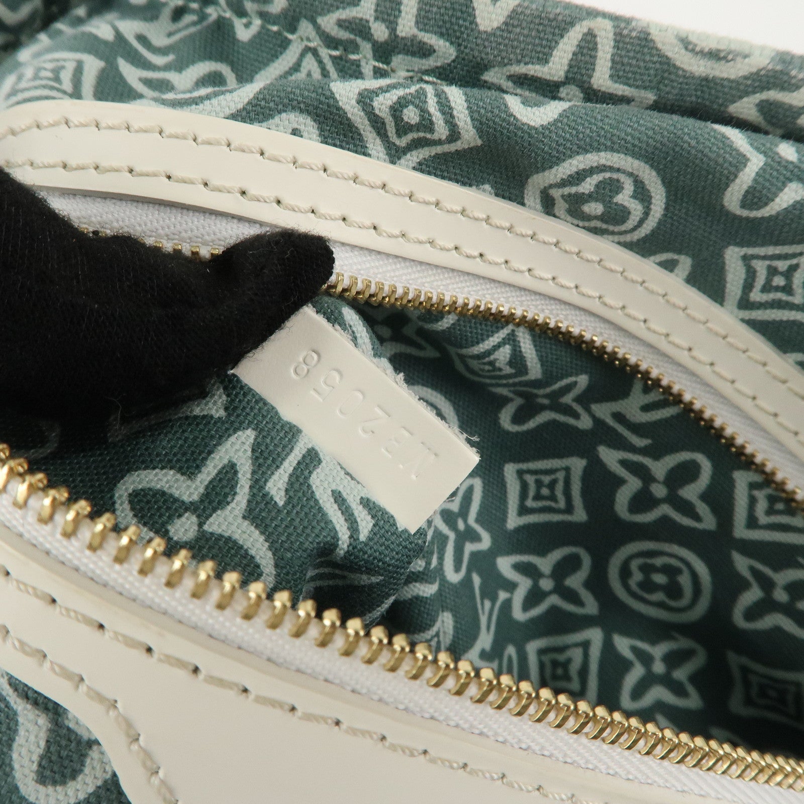 LO-LV bags 4054