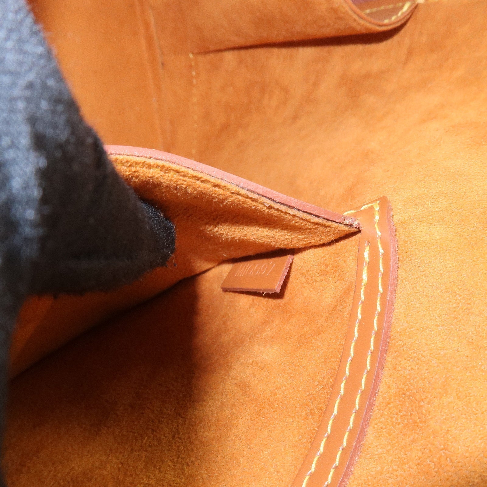 LO-LV bags 2552