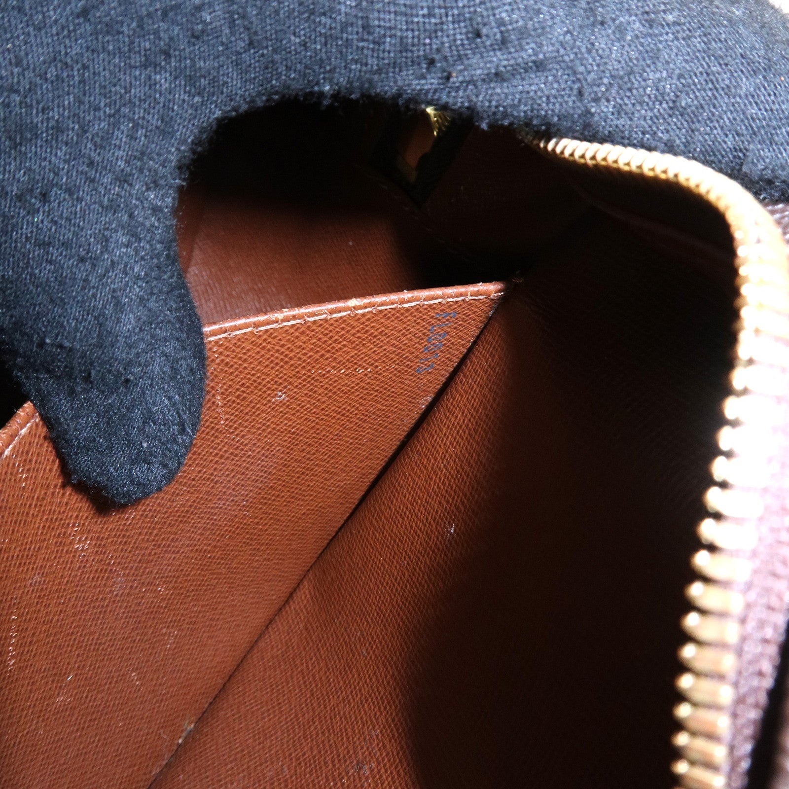 LO-LV bags 3523