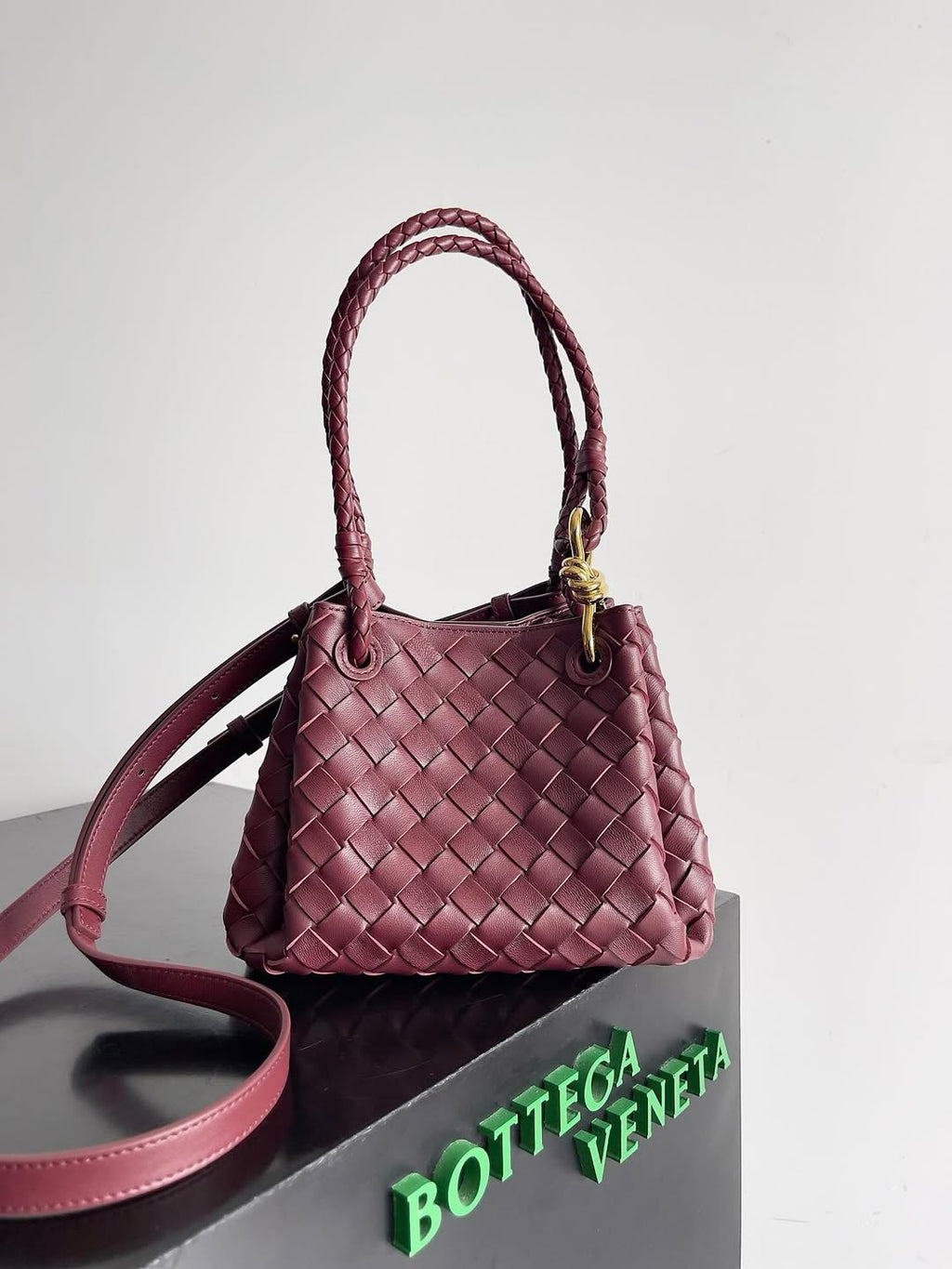 BV 25s Parachute Handbag 21cm Intrecciato Calfskin Leather GHW