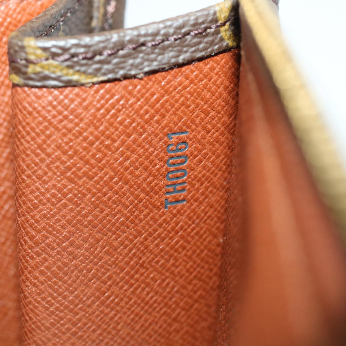 LO-LV bags 853