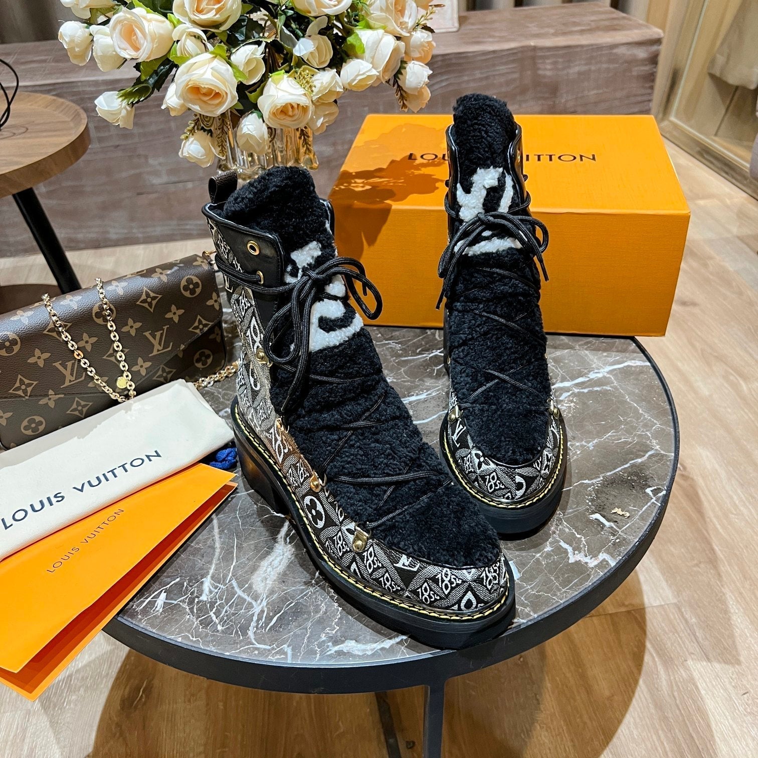LO-LV bags 3447