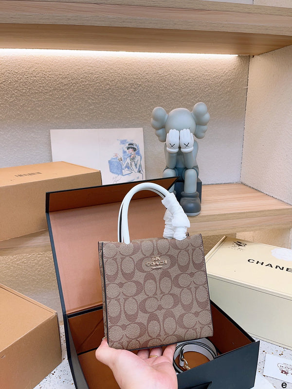 LO - CCH Bags - 089