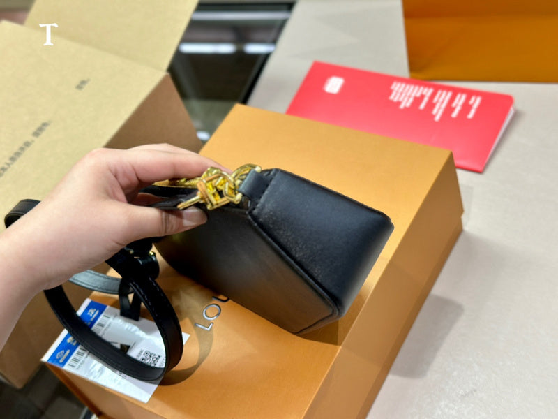 LO - LV Bags - 15095