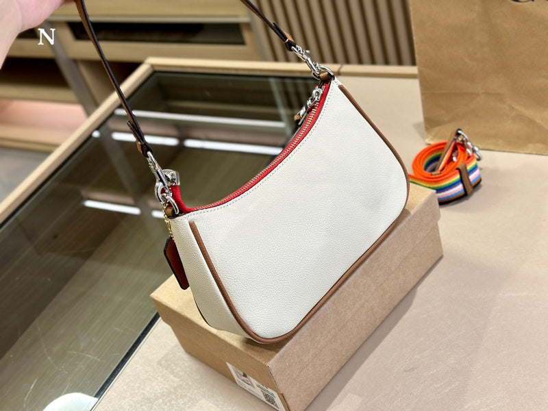 LO - CCH Bags - 073